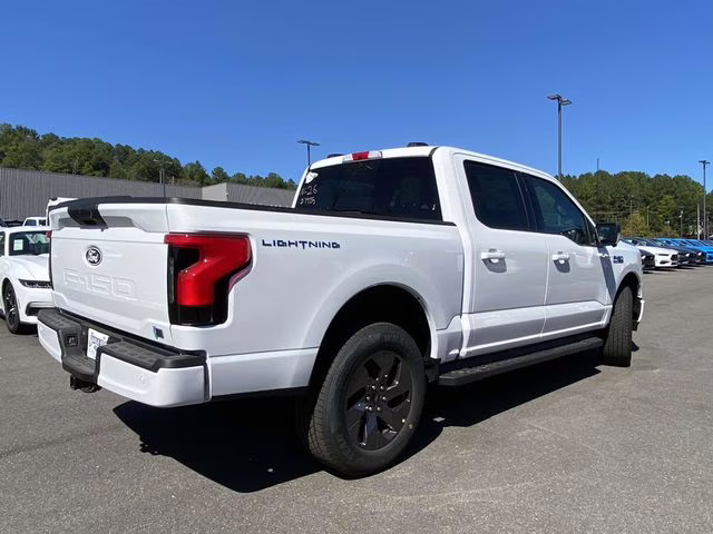 2025 Oxford White Ford F-150 Lightning Flash AWD Truck