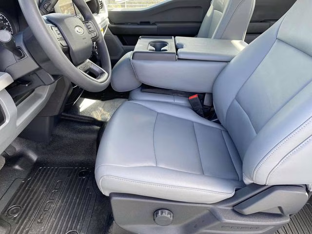 2025 Oxford White Ford Super Duty F-250 SRW XLT 4X4 Truck