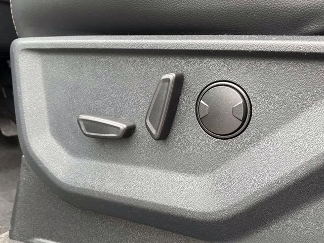 2026 Glacier Gray Metallic Tri-Coat Ford Super Duty F-250 SRW Lariat 4X4 Truck