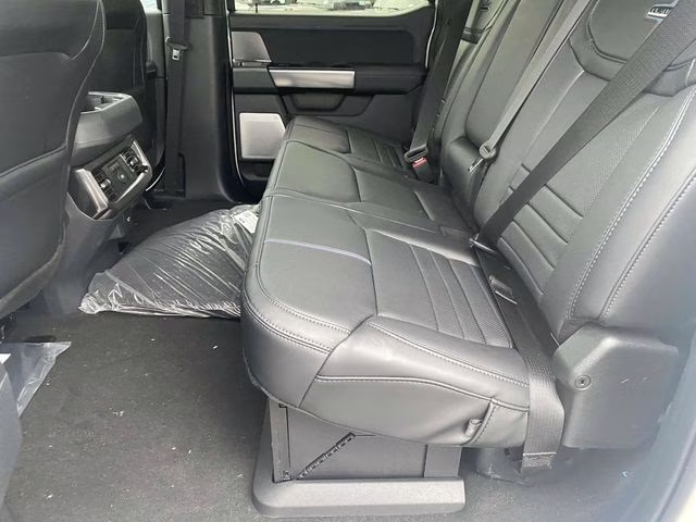 2026 Star White Metallic Tri-Coat Ford Super Duty F-250 SRW Platinum 4X4 Truck