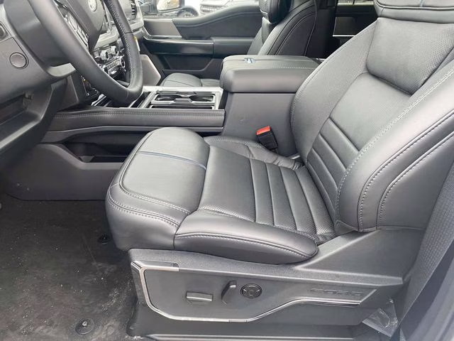 2026 Star White Metallic Tri-Coat Ford Super Duty F-250 SRW Platinum 4X4 Truck