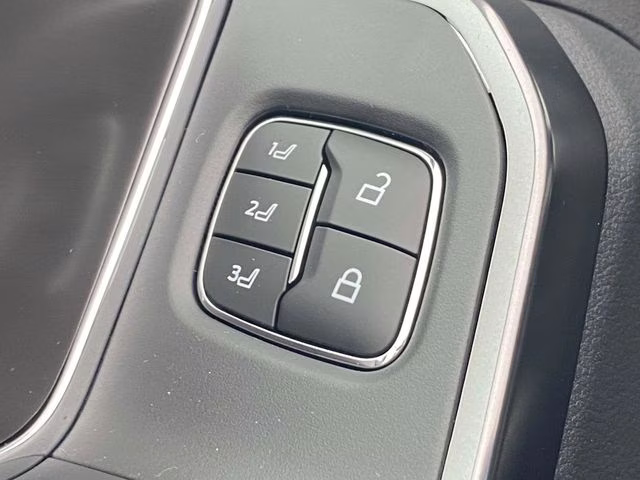 2026 Star White Metallic Tri-Coat Ford Super Duty F-250 SRW Platinum 4X4 Truck