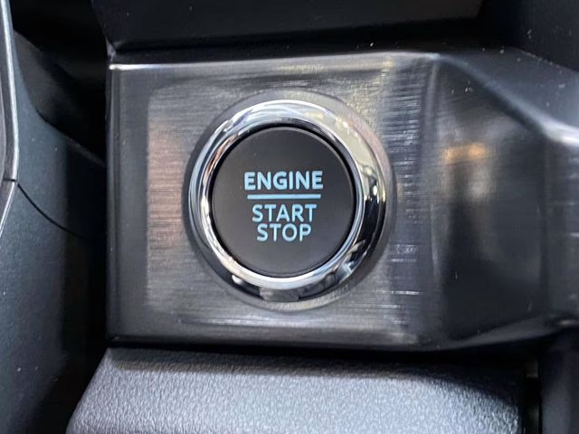 2026 Oxford White Ford Super Duty F-250 SRW Lariat 4X4 Truck