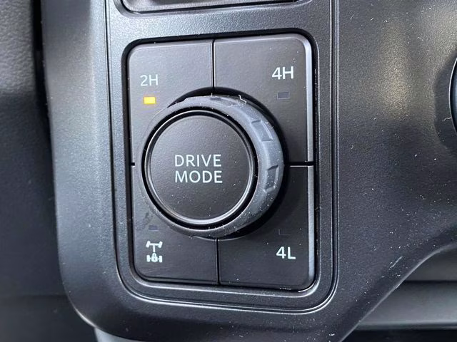 2026 Oxford White Ford Super Duty F-250 SRW Lariat 4X4 Truck