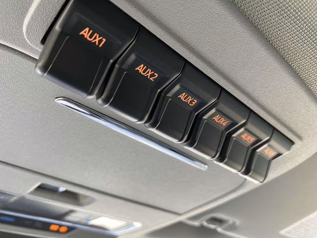 2026 Oxford White Ford Super Duty F-250 SRW Lariat 4X4 Truck