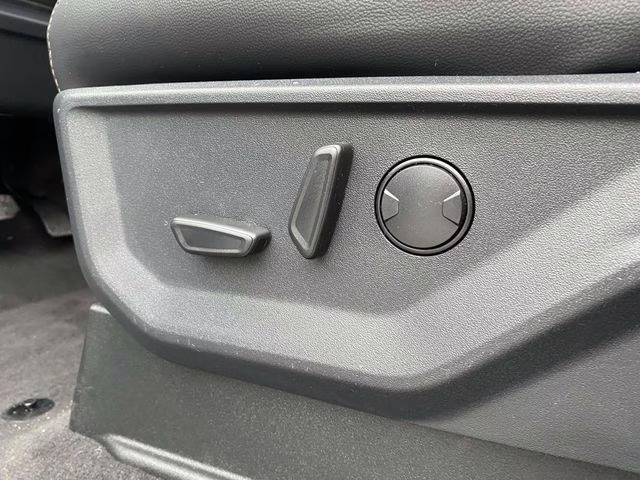 2026 Avalanche Ford Super Duty F-250 SRW Lariat 4X4 Truck