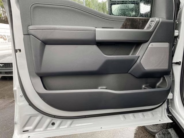 2026 Avalanche Ford Super Duty F-250 SRW Lariat 4X4 Truck