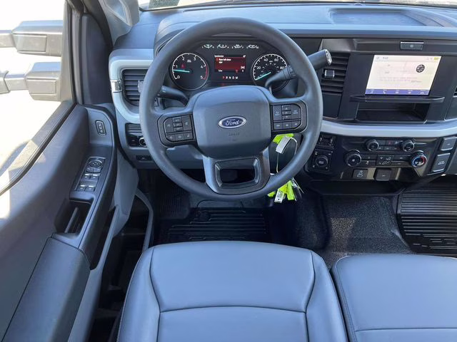 2026 Oxford White Ford Super Duty F-350 SRW XL 4X4 Truck