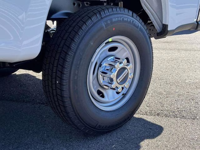 2026 Oxford White Ford Super Duty F-350 SRW XL 4X4 Truck