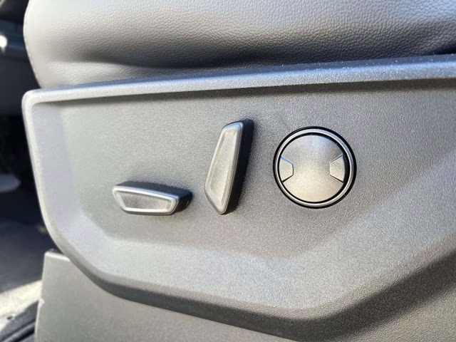 2026 Avalanche Ford Super Duty F-350 SRW Lariat 4X4 Truck