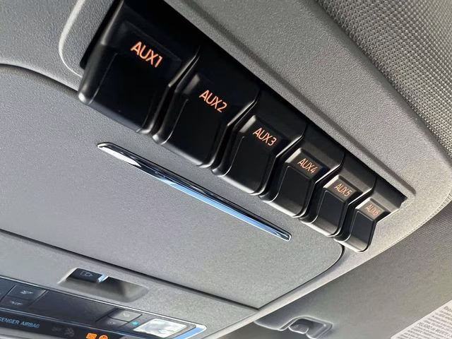 2026 Avalanche Ford Super Duty F-350 SRW Lariat 4X4 Truck