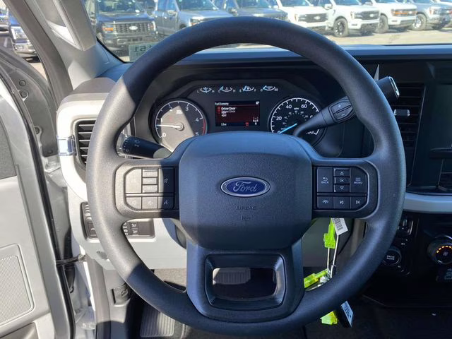 2026 Oxford White Ford Super Duty F-350 DRW XL 4X4 Truck