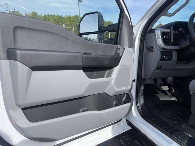 2026 Oxford White Ford Super Duty F-250 SRW XL RWD Truck