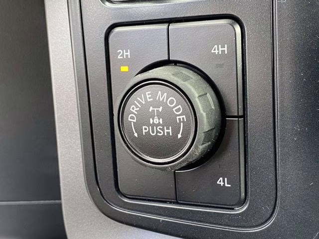 2025 Agate Black Metallic Ford F-150 XLT 4X4 Truck