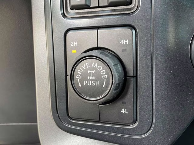 2025 Agate Black Metallic Ford F-150 XLT 4X4 Truck