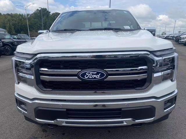 2025 White Metallic Ford F-150 Lariat 4X4 Truck