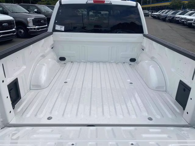 2025 White Metallic Ford F-150 Lariat 4X4 Truck