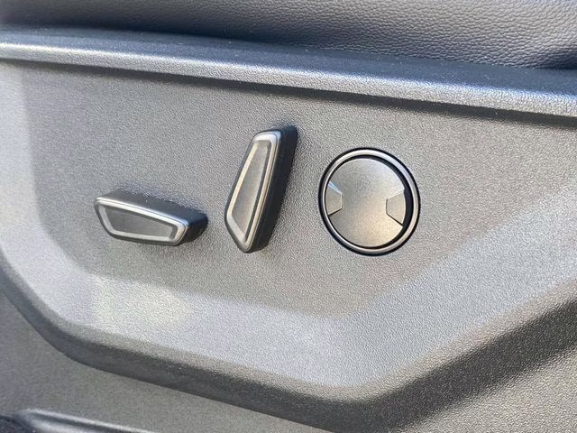 2025 Silver Metallic Ford F-150 Lariat 4X4 Truck