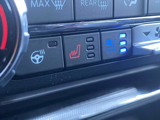 2025 Silver Metallic Ford F-150 Lariat 4X4 Truck