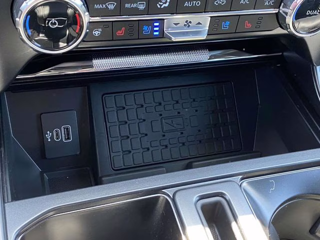 2025 Black Metallic Ford F-150 Lariat 4X4 Truck