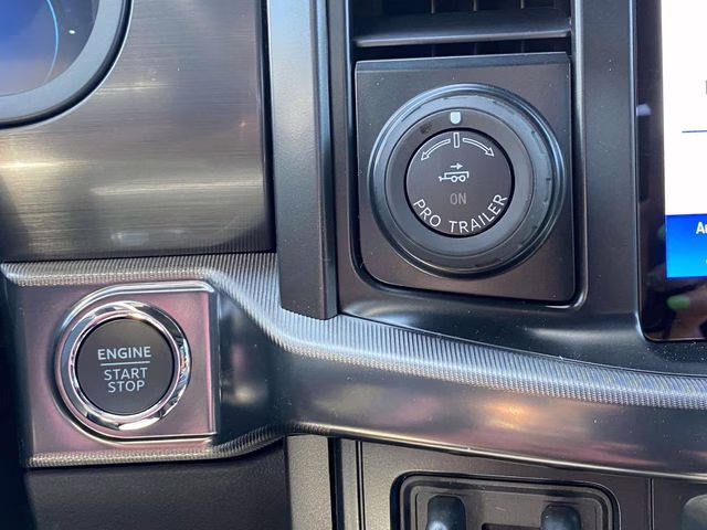 2025 Black Metallic Ford F-150 Lariat 4X4 Truck