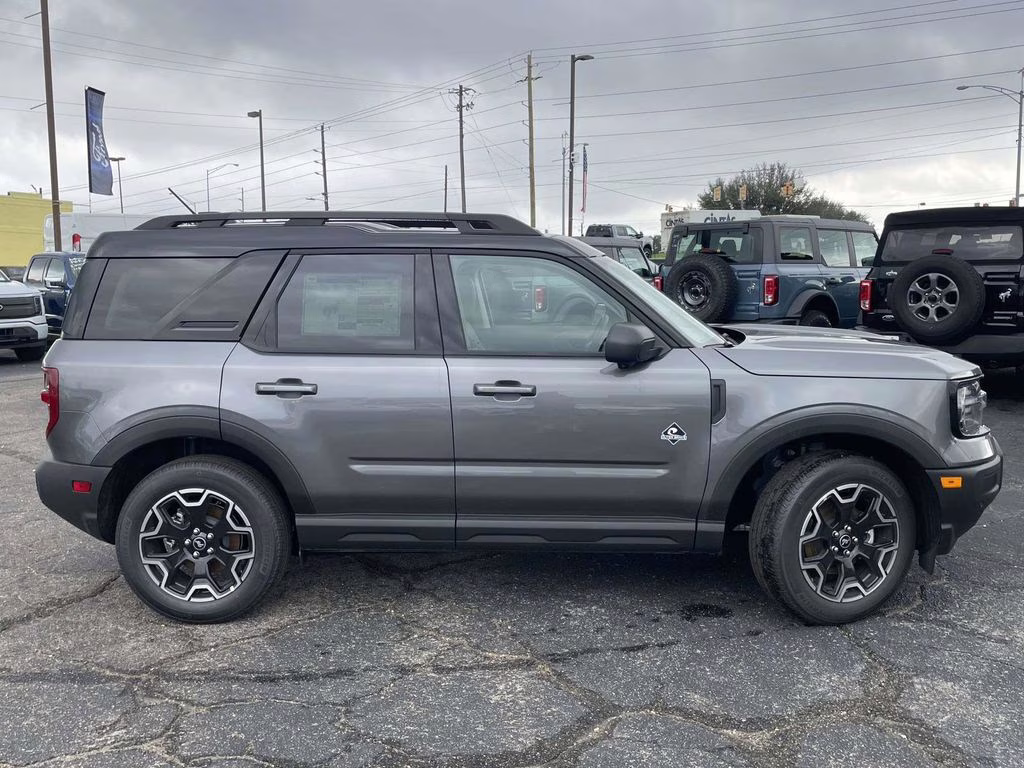 2025 Gray Metallic Ford Bronco Sport Outer Banks 4X4 SUV