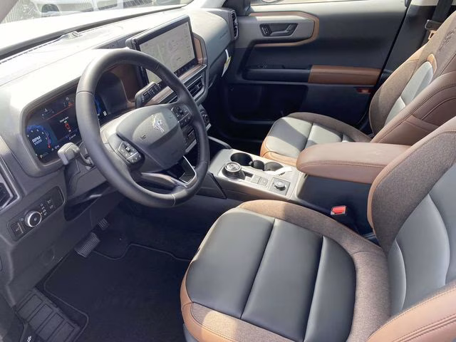 2025 Oxford White Ford Bronco Sport Outer Banks 4X4 SUV