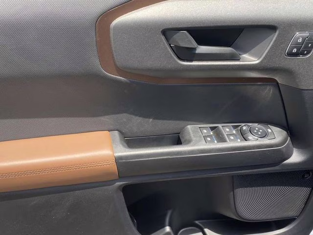 2025 Oxford White Ford Bronco Sport Outer Banks 4X4 SUV