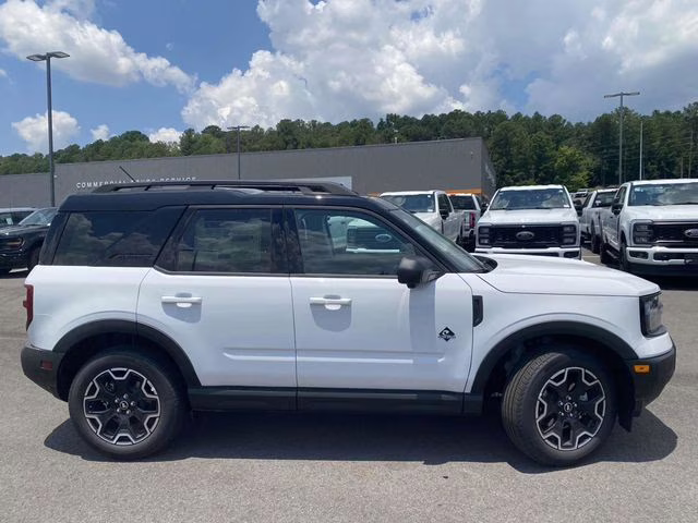 2025 Oxford White Ford Bronco Sport Outer Banks 4X4 SUV