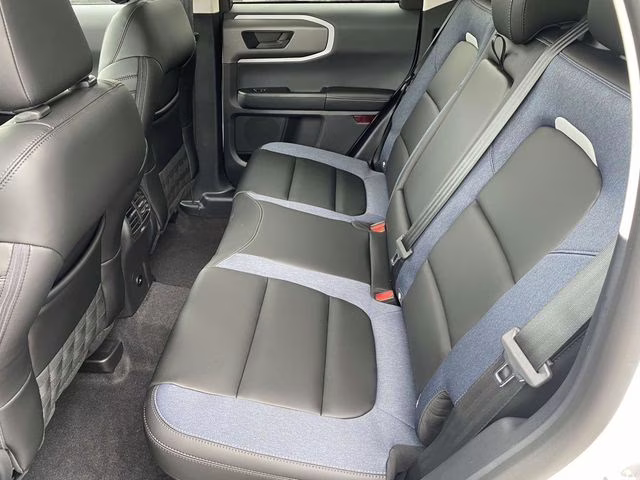 2025 Oxford White Ford Bronco Sport Outer Banks 4X4 SUV