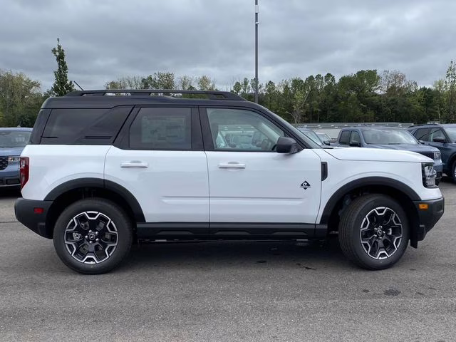 2025 Oxford White Ford Bronco Sport Outer Banks 4X4 SUV