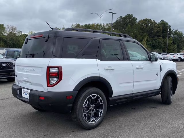2025 Oxford White Ford Bronco Sport Outer Banks 4X4 SUV