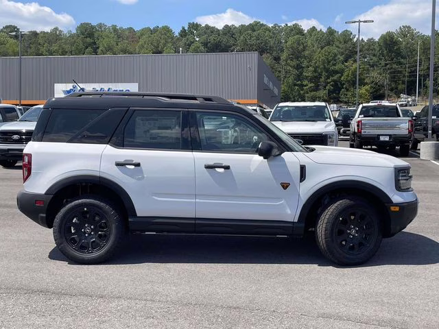 2025 Oxford White Ford Bronco Sport Badlands 4X4 SUV