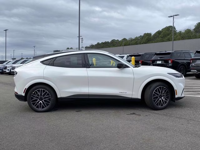 2025 Star White Metallic Tri-Coat Ford Mustang Mach-E Premium RWD SUV