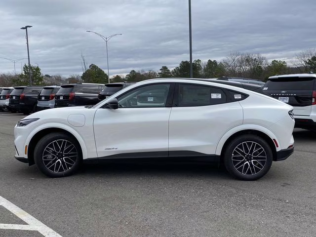 2025 Star White Metallic Tri-Coat Ford Mustang Mach-E Premium RWD SUV