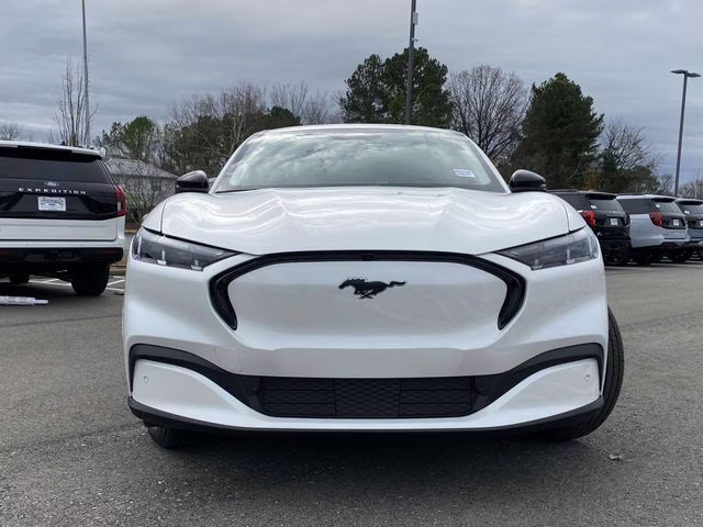 2025 Star White Metallic Tri-Coat Ford Mustang Mach-E Premium RWD SUV