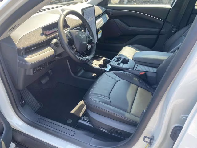 2025 Star White Metallic Tri-Coat Ford Mustang Mach-E Premium RWD SUV