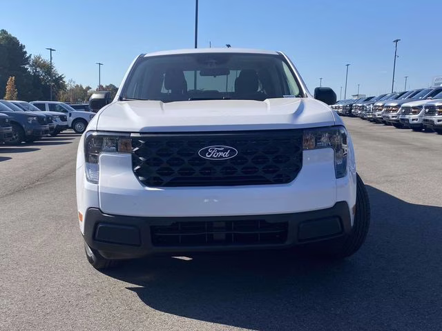 2025 Oxford White Ford Maverick XL FWD Truck