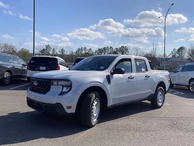 2026 Space White Metallic Ford Maverick XL FWD Truck