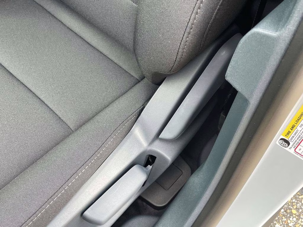 2026 White Metallic Ford Maverick XL FWD Truck