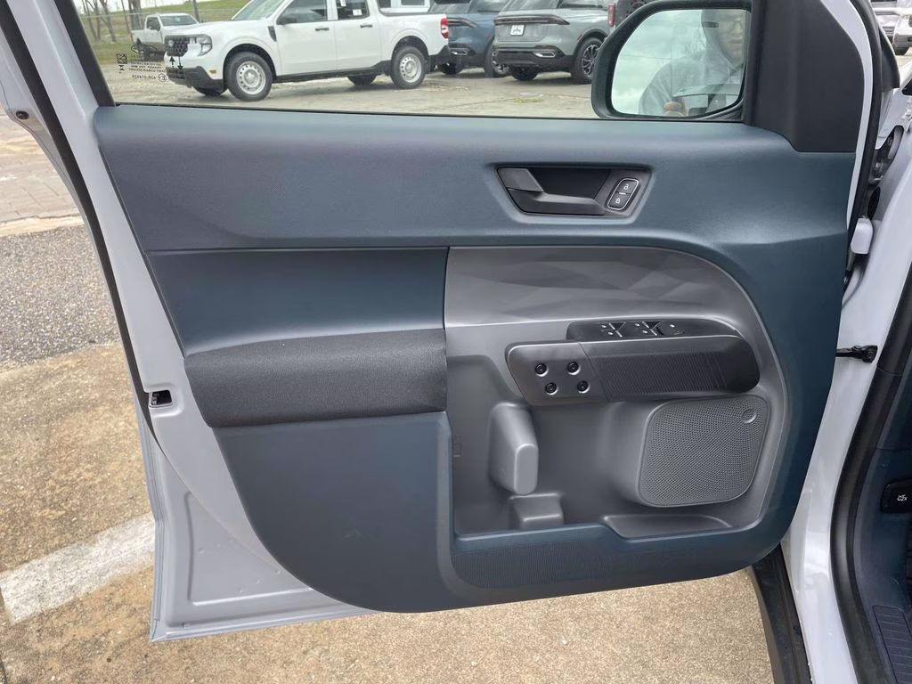 2026 White Metallic Ford Maverick XL FWD Truck