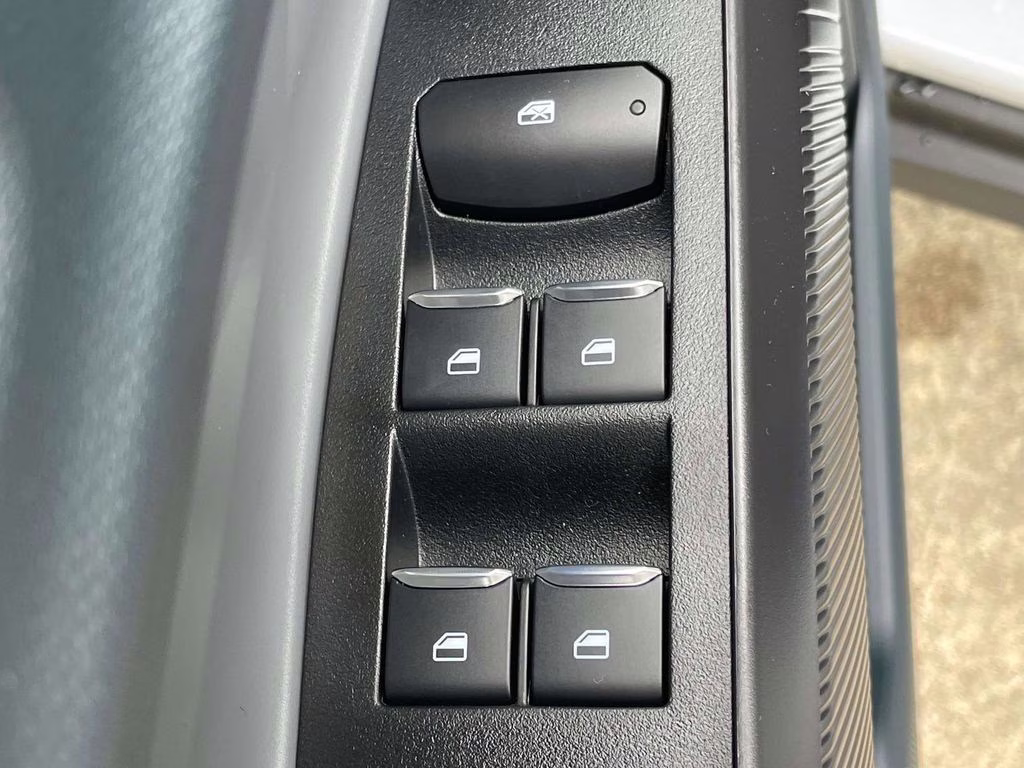 2026 White Metallic Ford Maverick XL FWD Truck