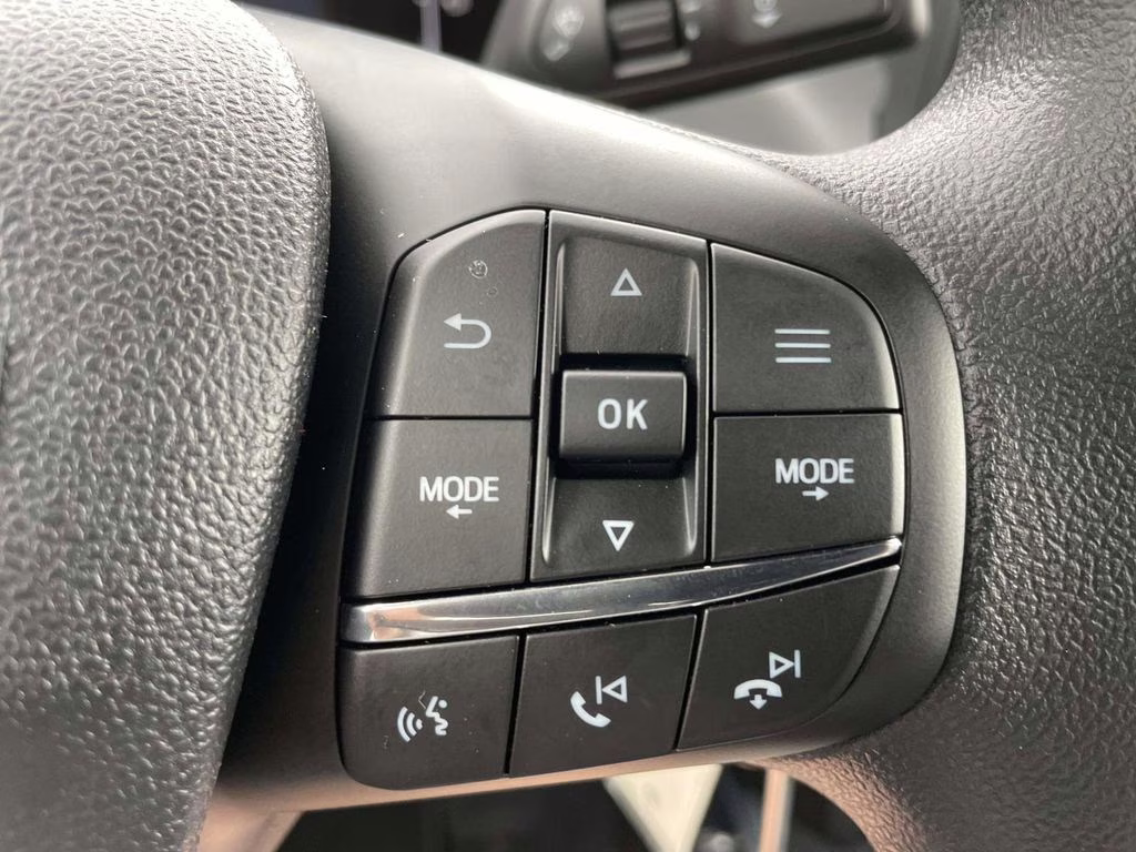 2026 White Metallic Ford Maverick XL FWD Truck