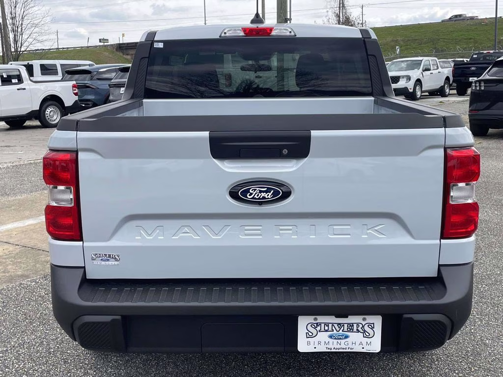 2026 White Metallic Ford Maverick XL FWD Truck