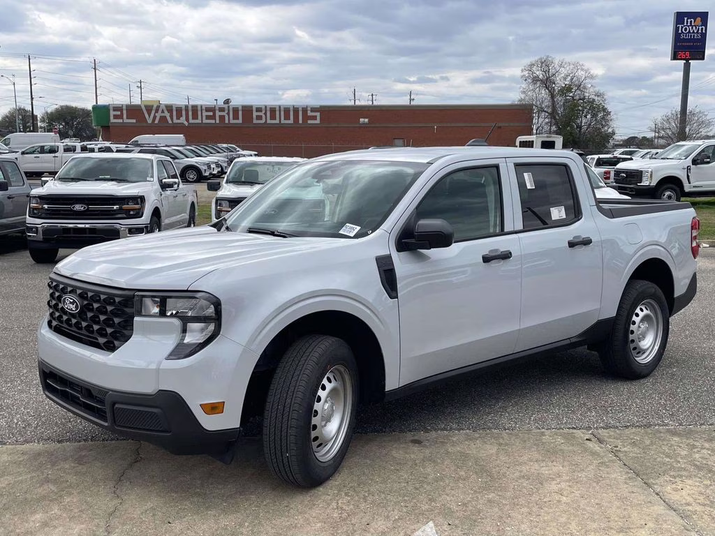 2026 White Metallic Ford Maverick XL FWD Truck