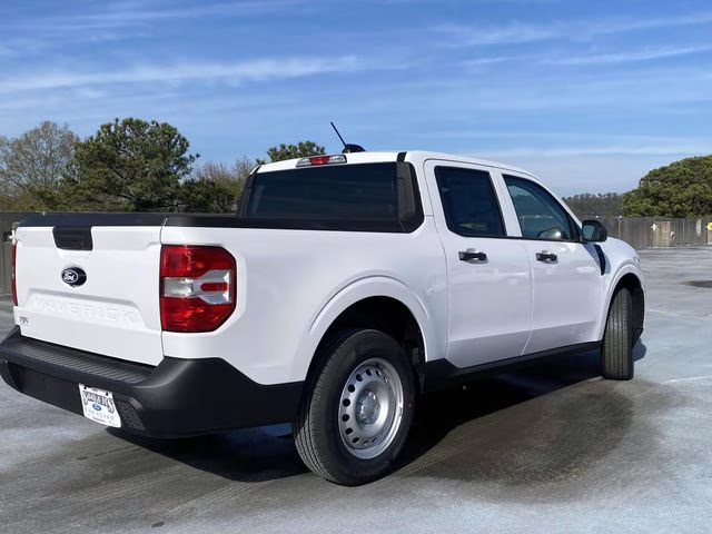 2025 Oxford White Ford Maverick XL AWD Truck