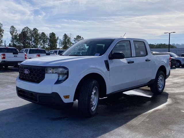 2025 Oxford White Ford Maverick XL AWD Truck