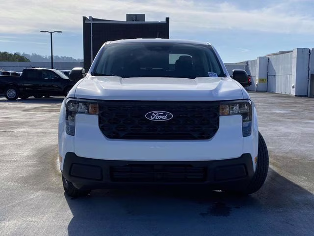 2025 Oxford White Ford Maverick XL AWD Truck