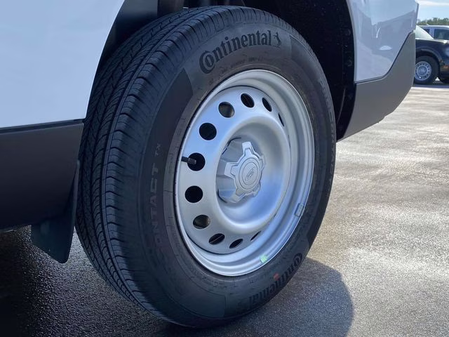 2025 Oxford White Ford Maverick XL AWD Truck