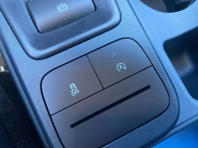 2026 Oxford White Ford Maverick XLT FWD Truck